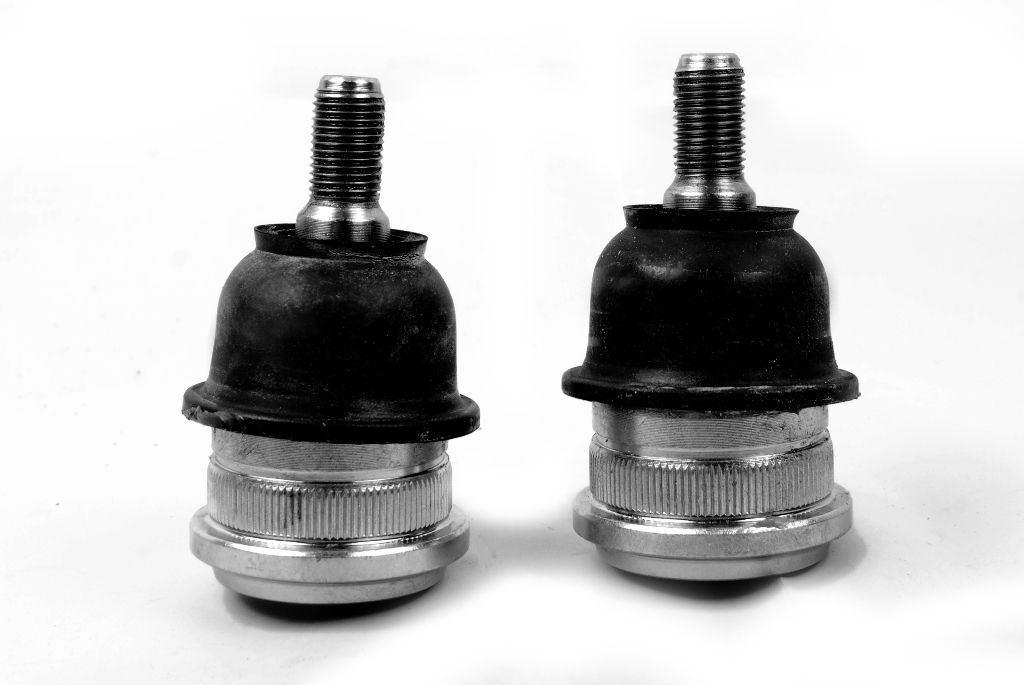 How to lubricate the car ball head?